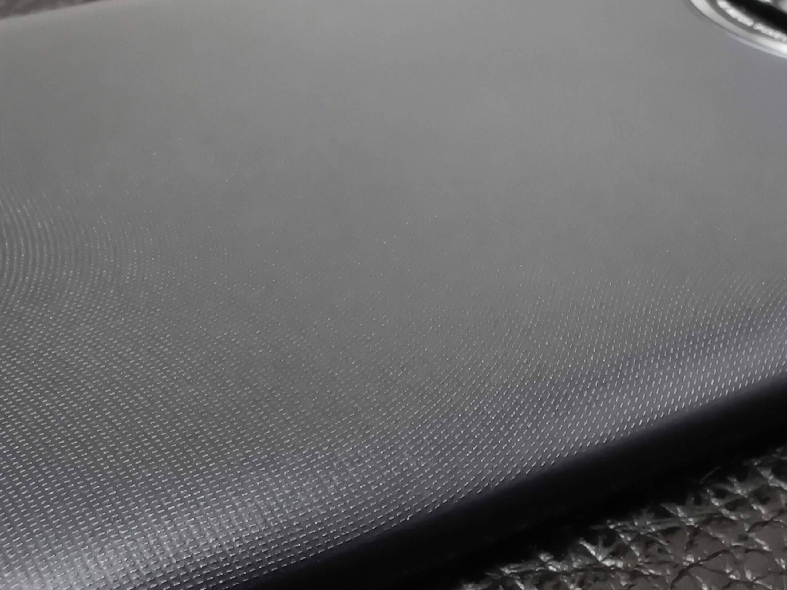 Redmi Note 9Tの加工はやや安っぽさを感じる