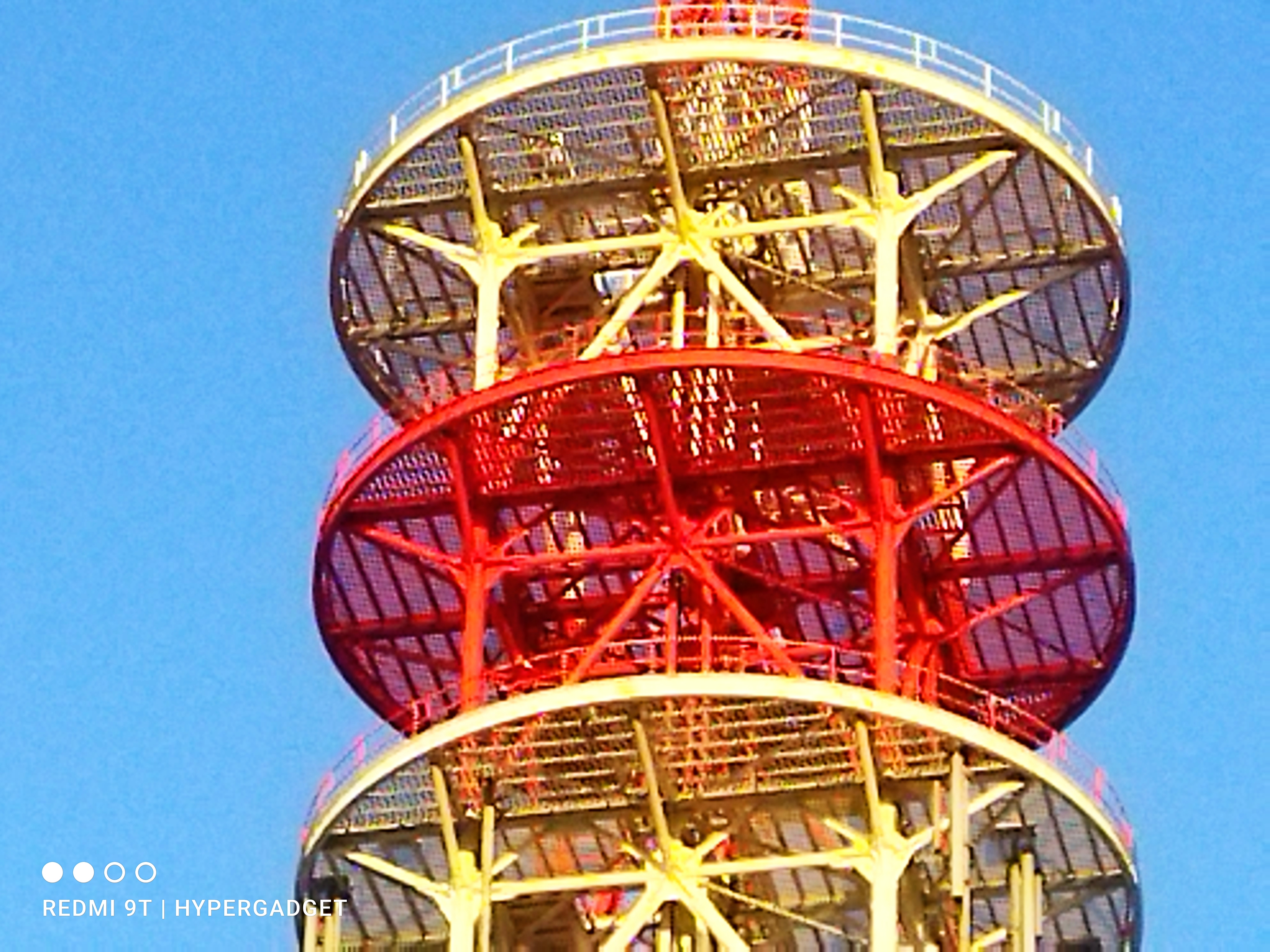 Xiaomi Redmi 9Tのデジタルズーム8倍で撮影した電波塔の画像