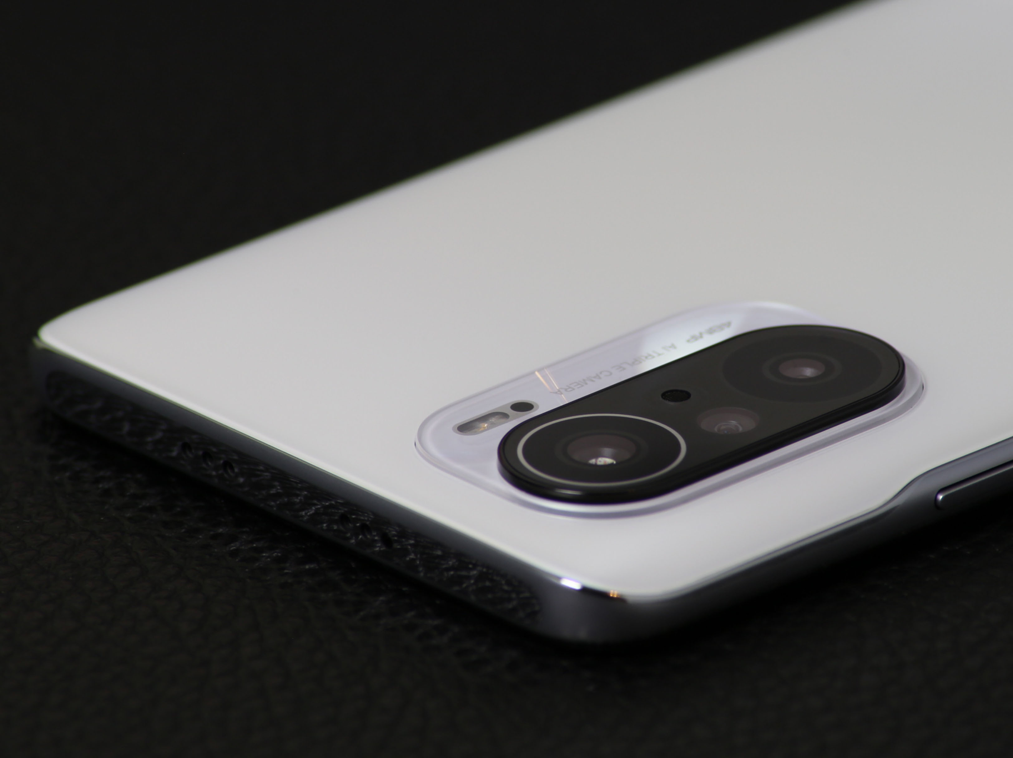 Xiaomi POCO F3のカメラはHEIF形式に対応