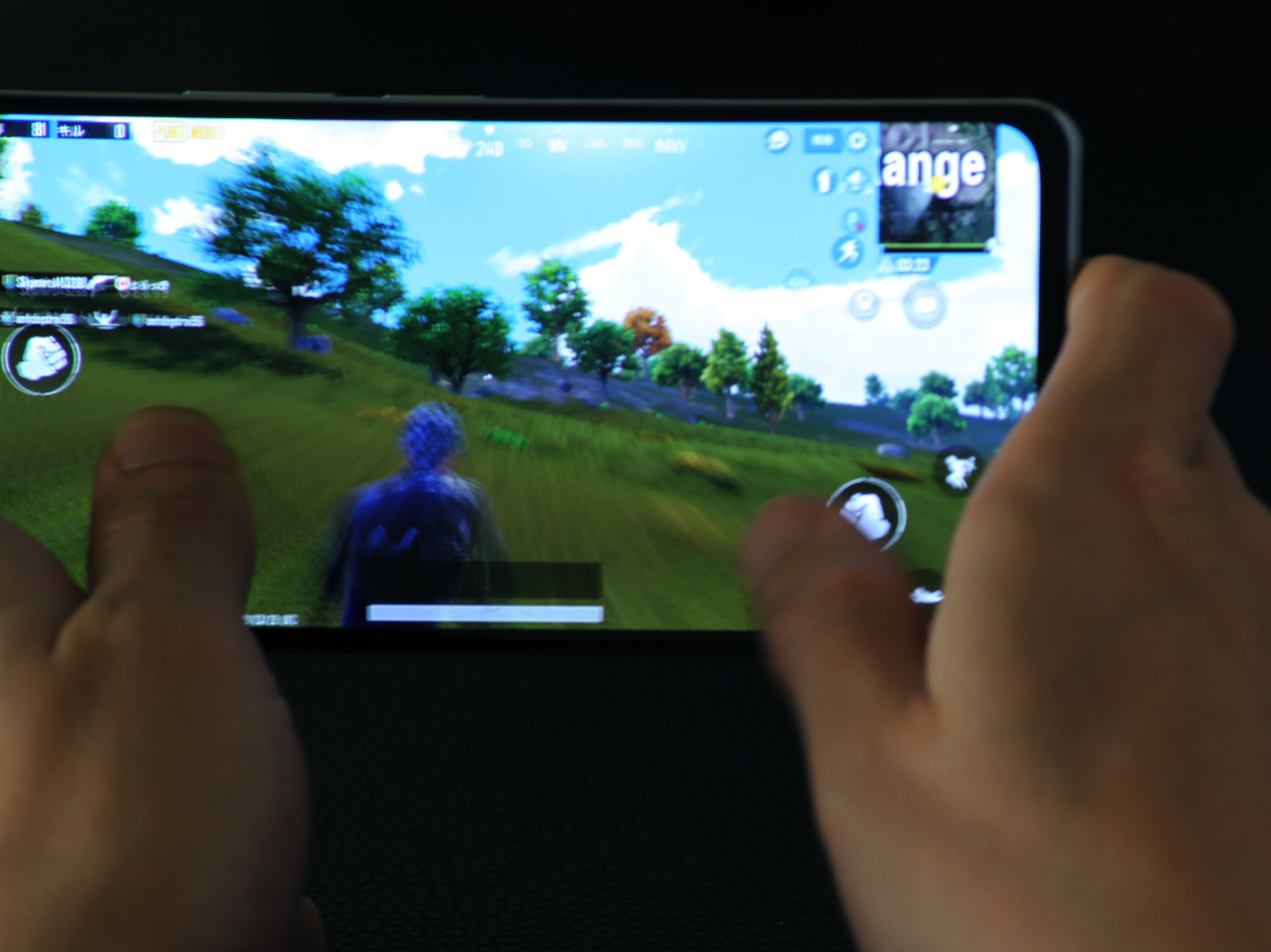 Xiaomi POCO F3は処理能力とタッチサンプリングレートが高いので指に吸い付くような操作が可能