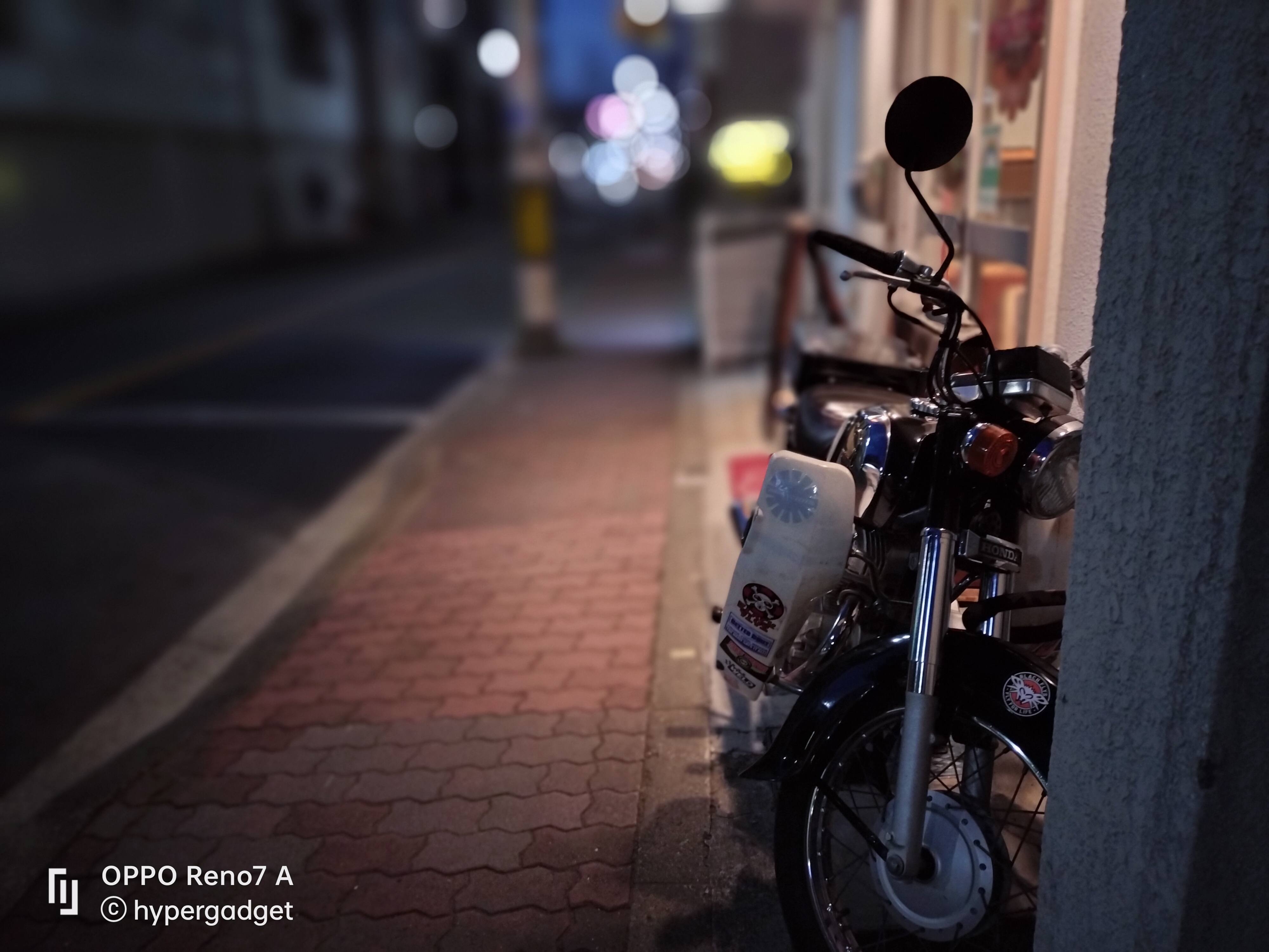 OPPO Reno7 A ネオンポートレート1