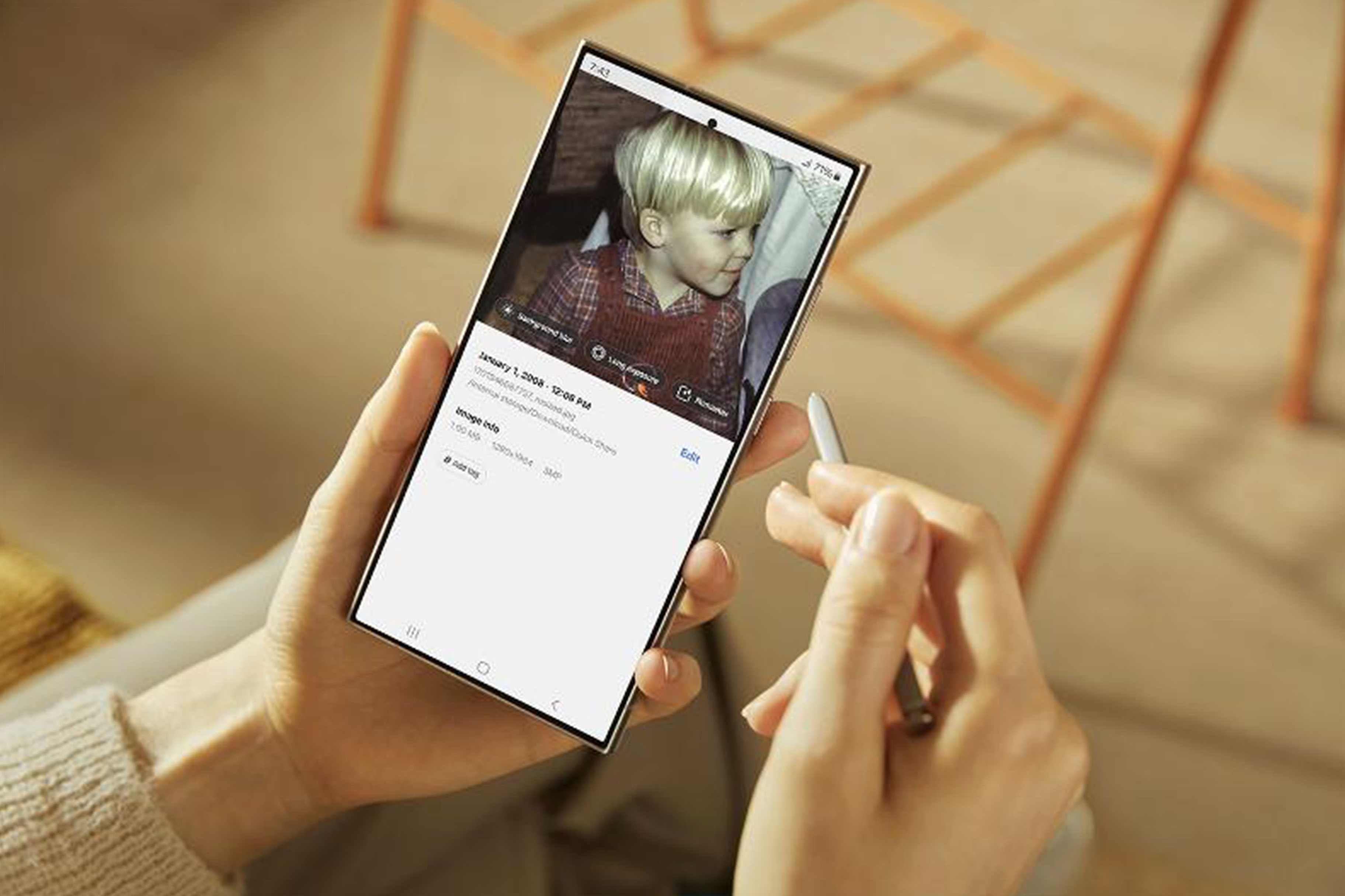 Galaxy S24 Ultraは頑丈で見やすいガラスを採用