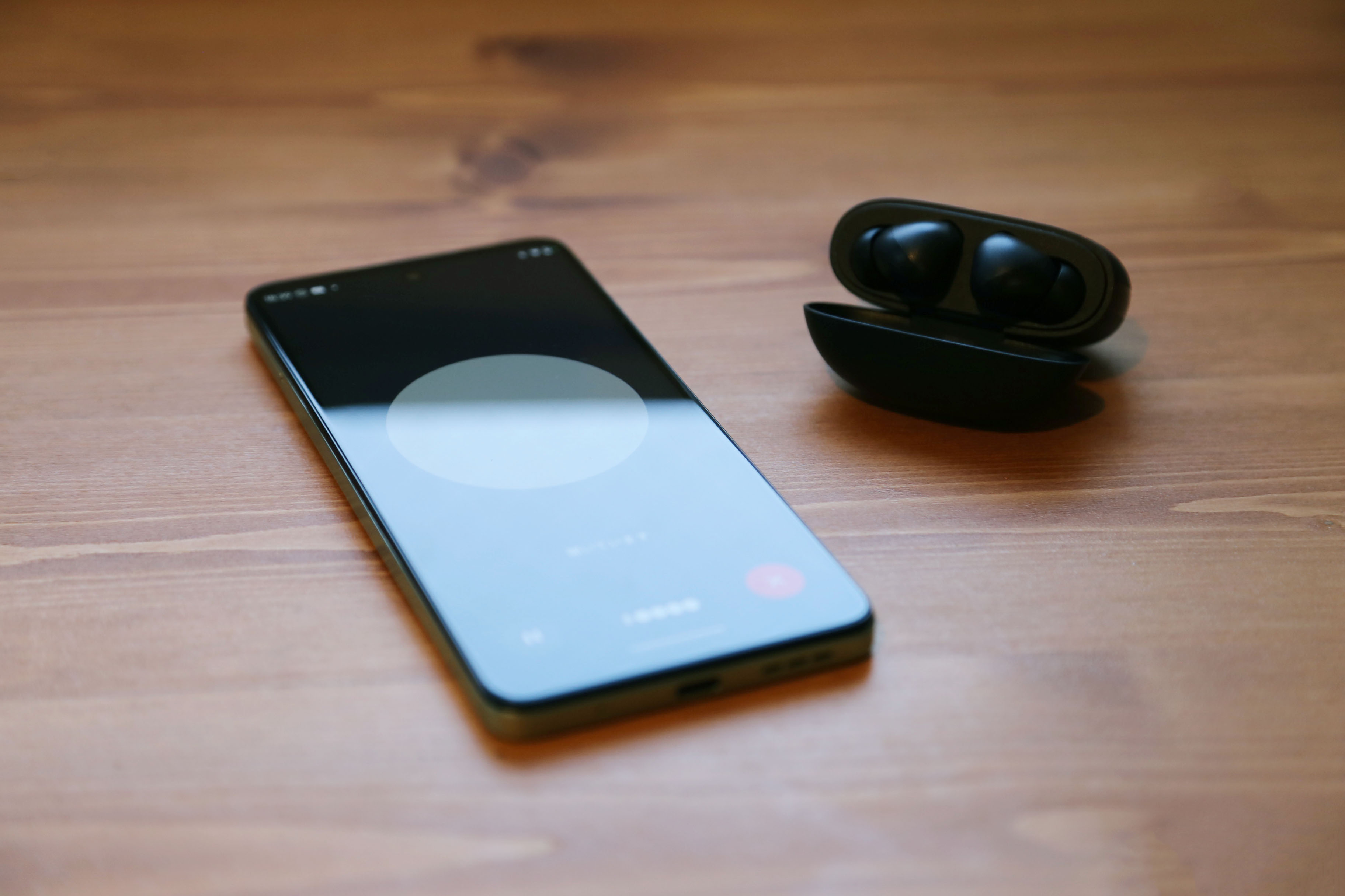 スマートフォンとイヤフォン