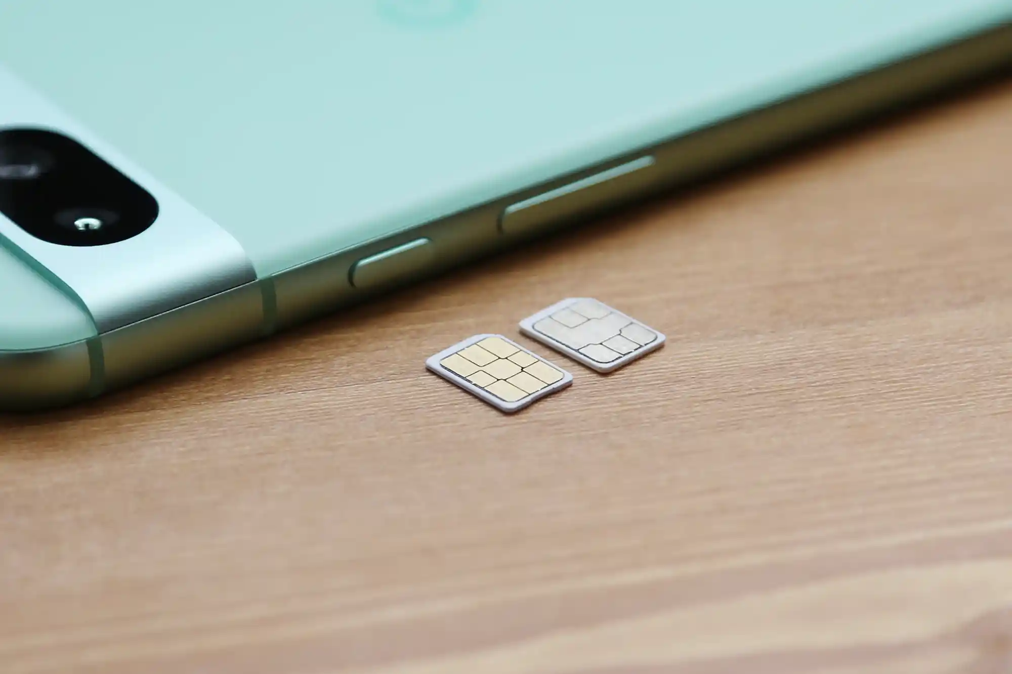 サブSIMカード