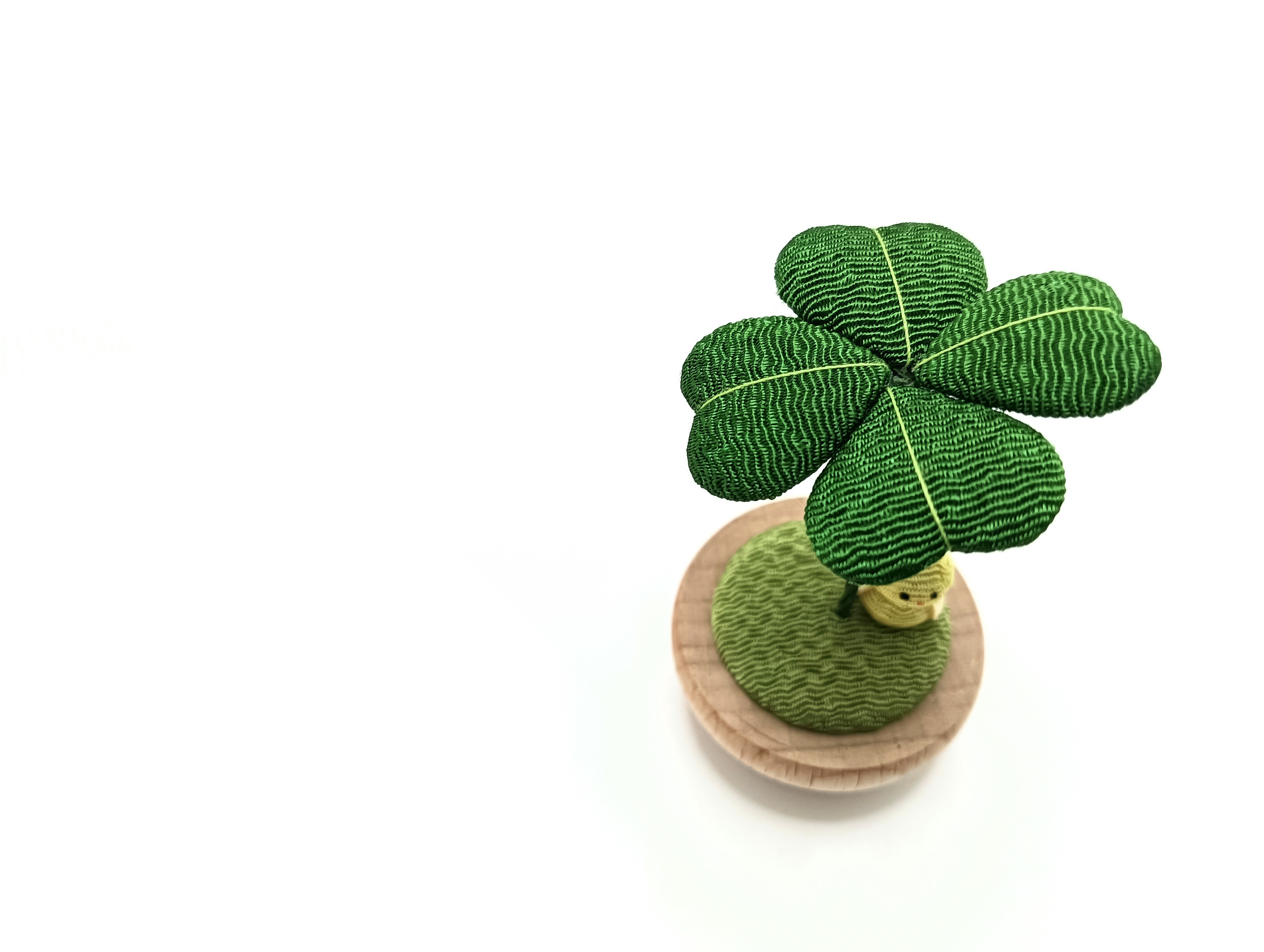 黄色い鳥の置物