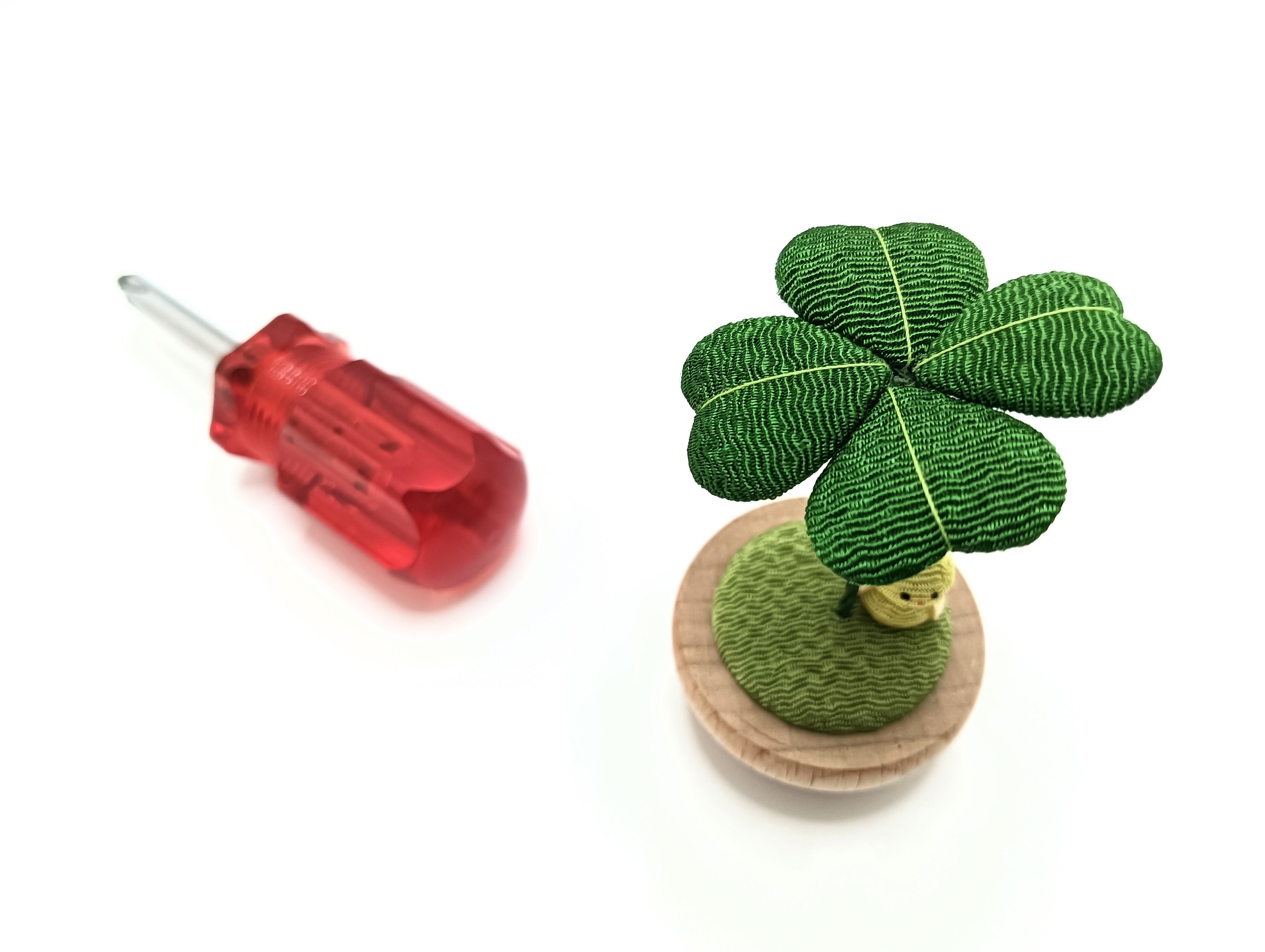 ドライバーと置物