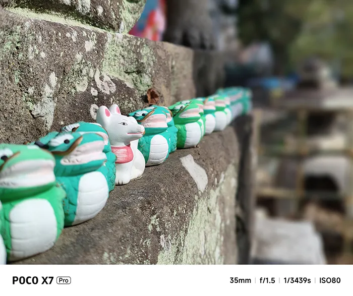 神社のきつねの置物