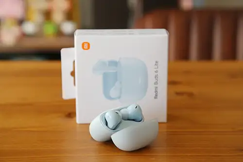 イヤフォンとパッケージ