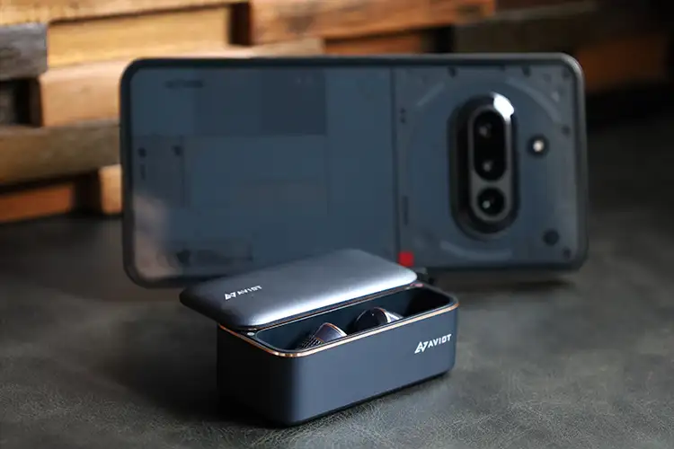 AVIOT TE-BD21j-ltdとPhone 3a