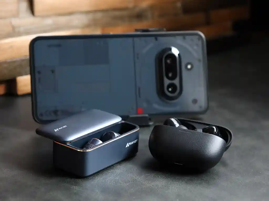 スマートフォンとイヤフォン