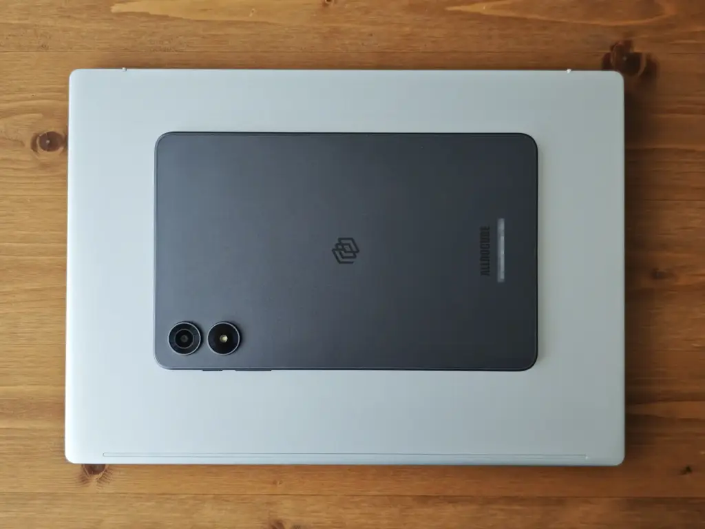 ノートPCとタブレット