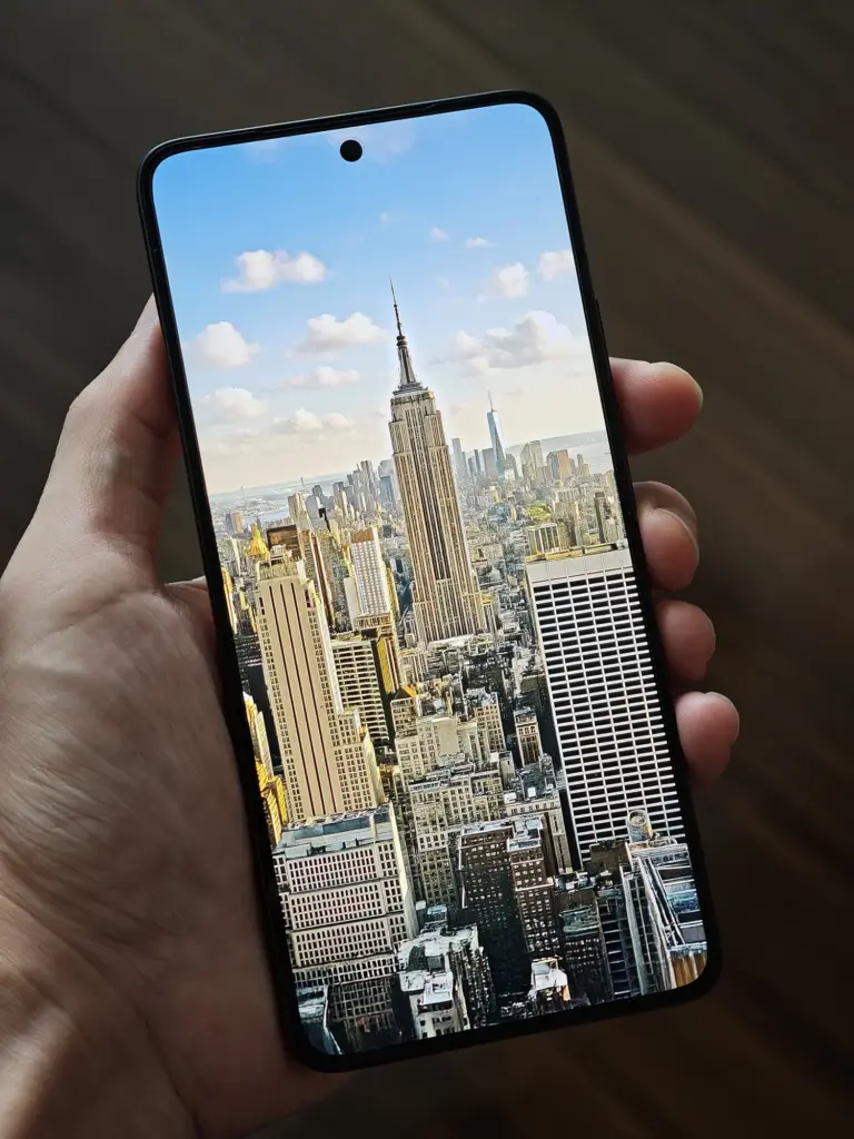 POCO F7 Ultraのディスプレイ