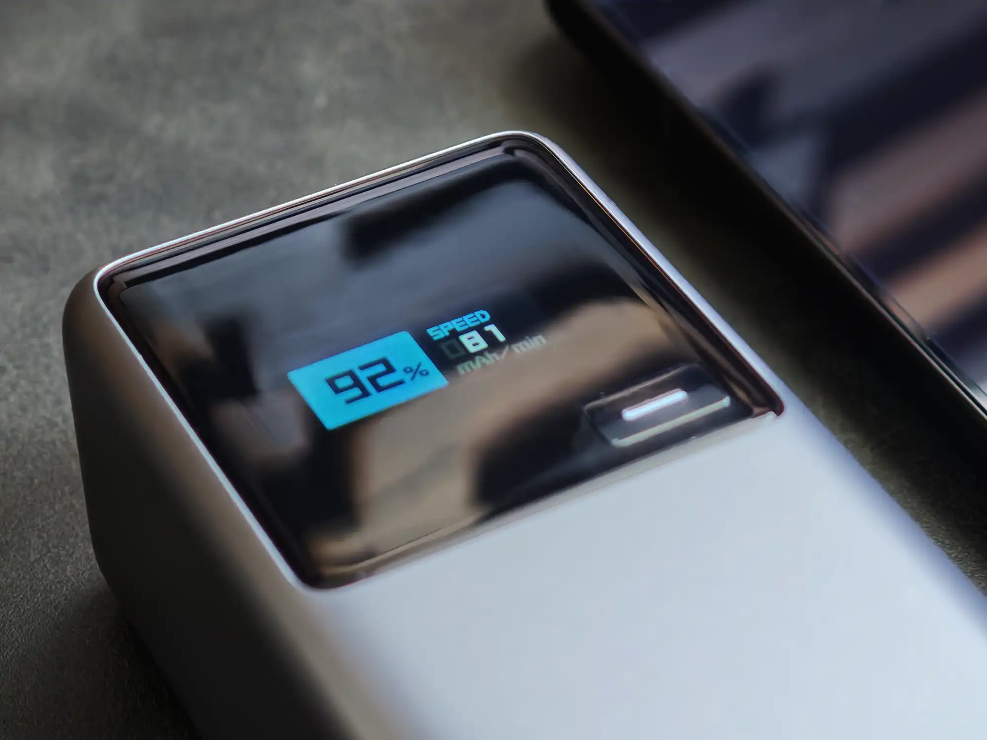 モバイルバッテリー