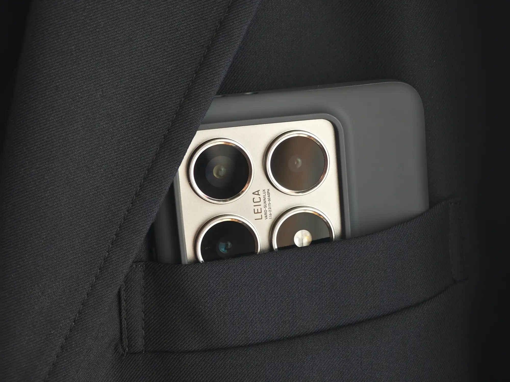 ケースに入れたスマホ