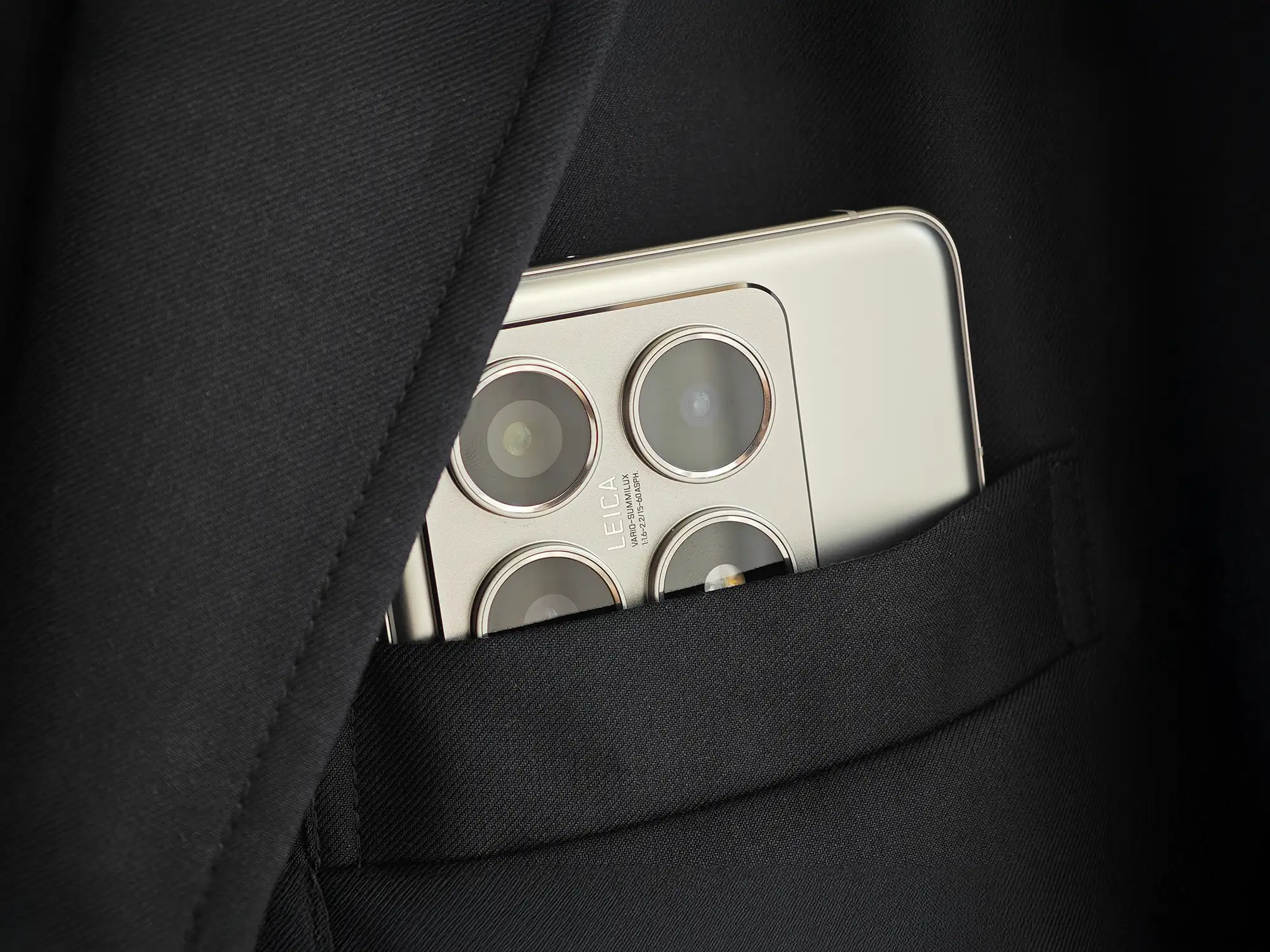 ポケットにスマホ