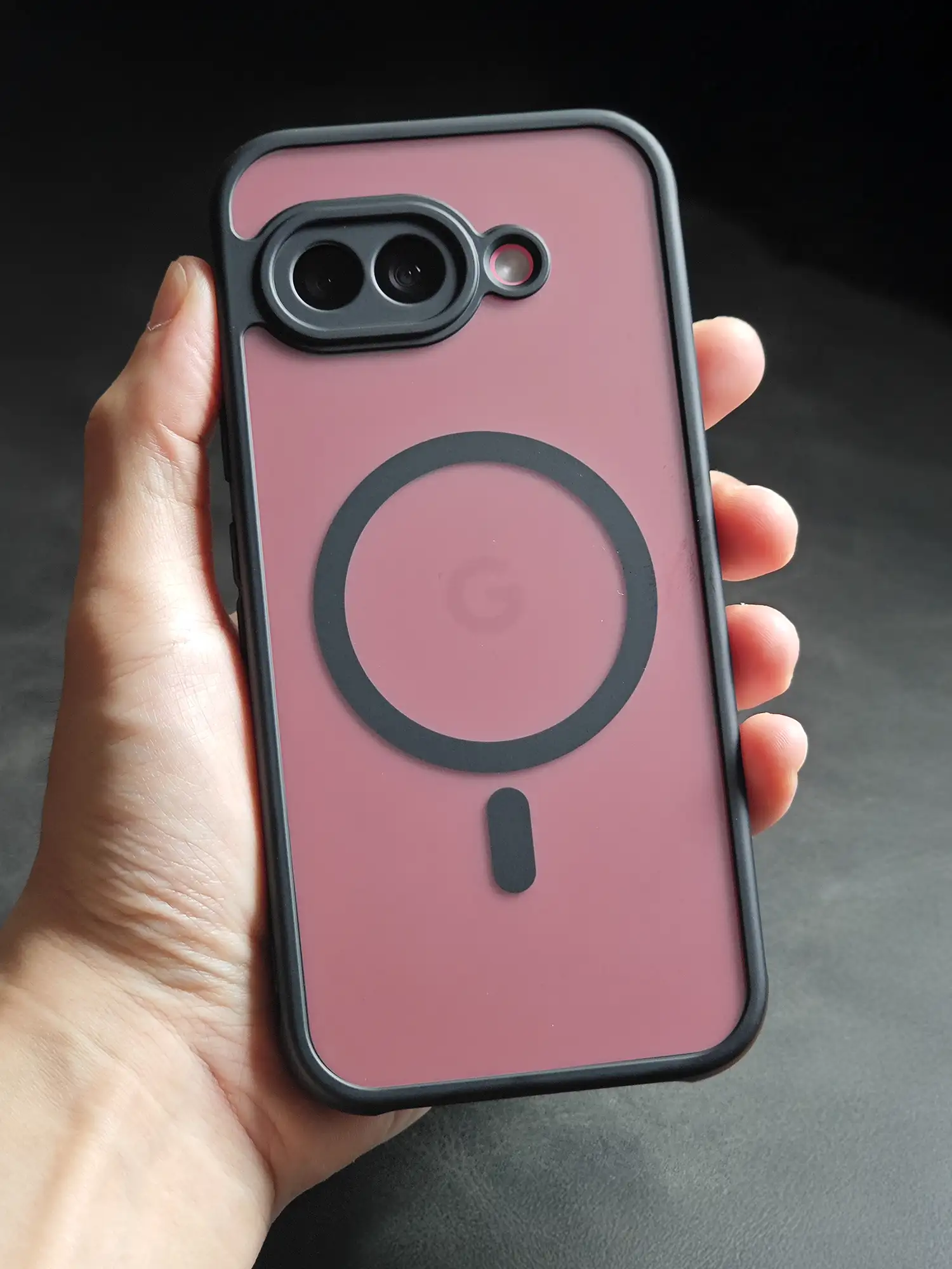 手に持ったケース