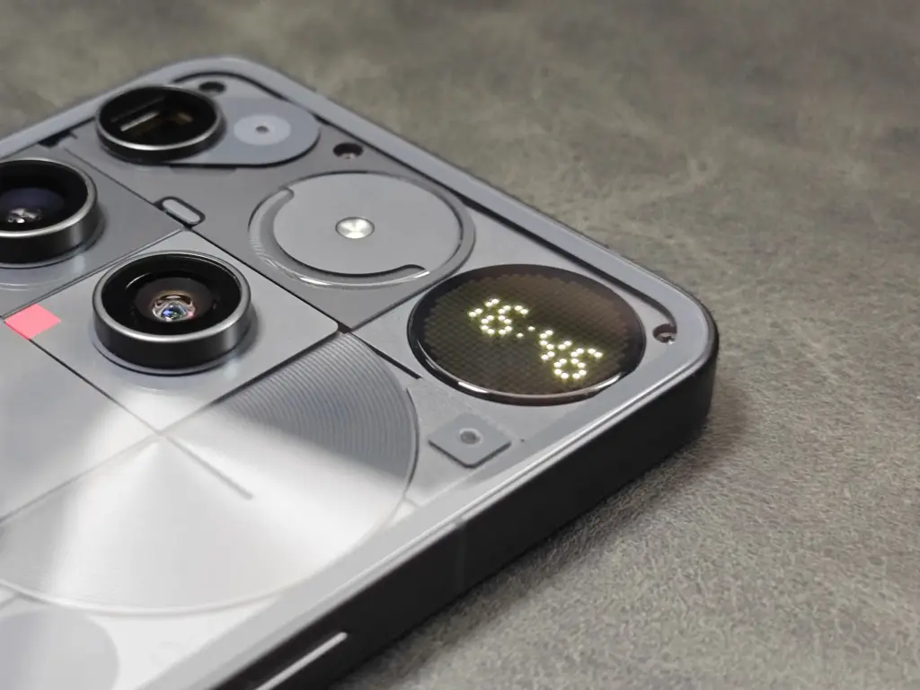 Glyphディスプレイ