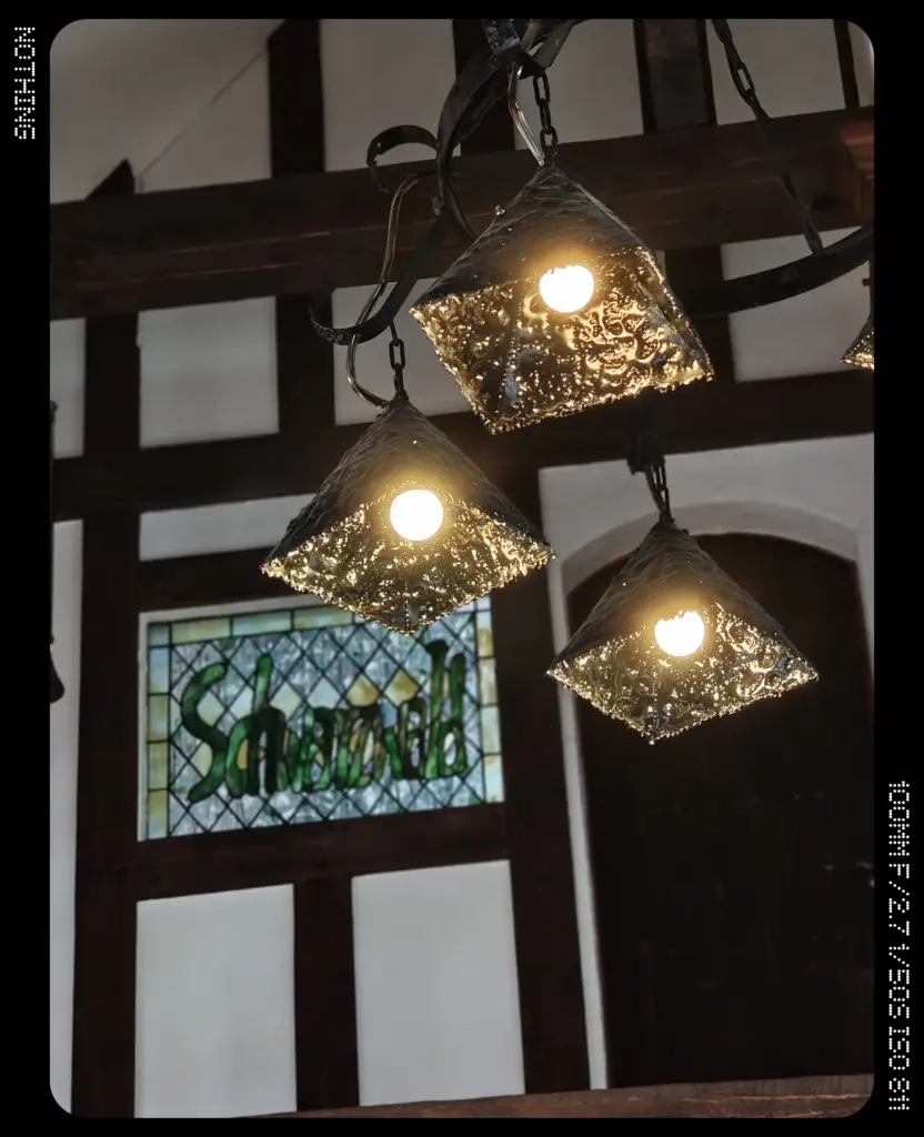 ライトとガラス