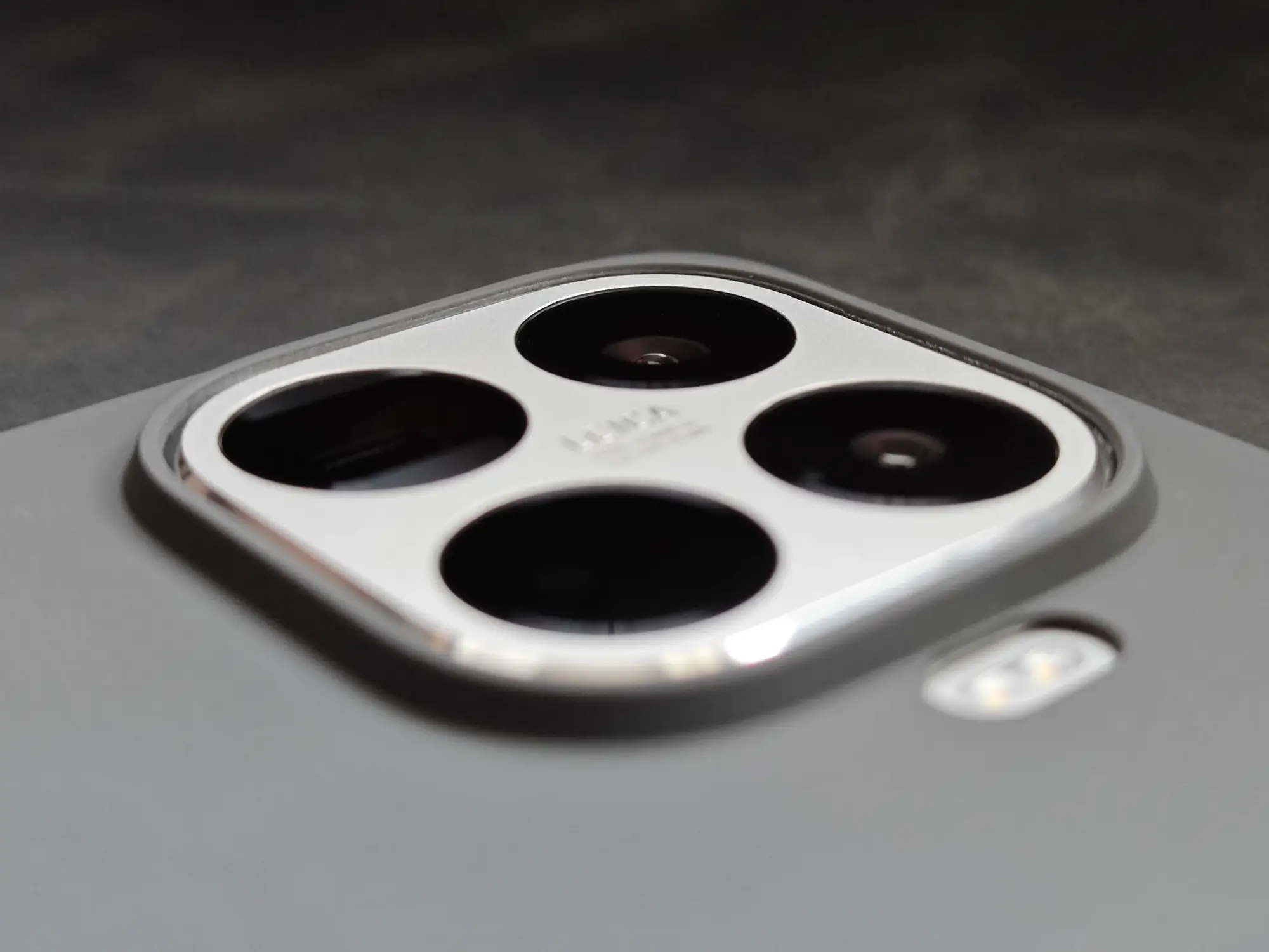 Xiaomi 15T Pro純正ケースカメラ部分