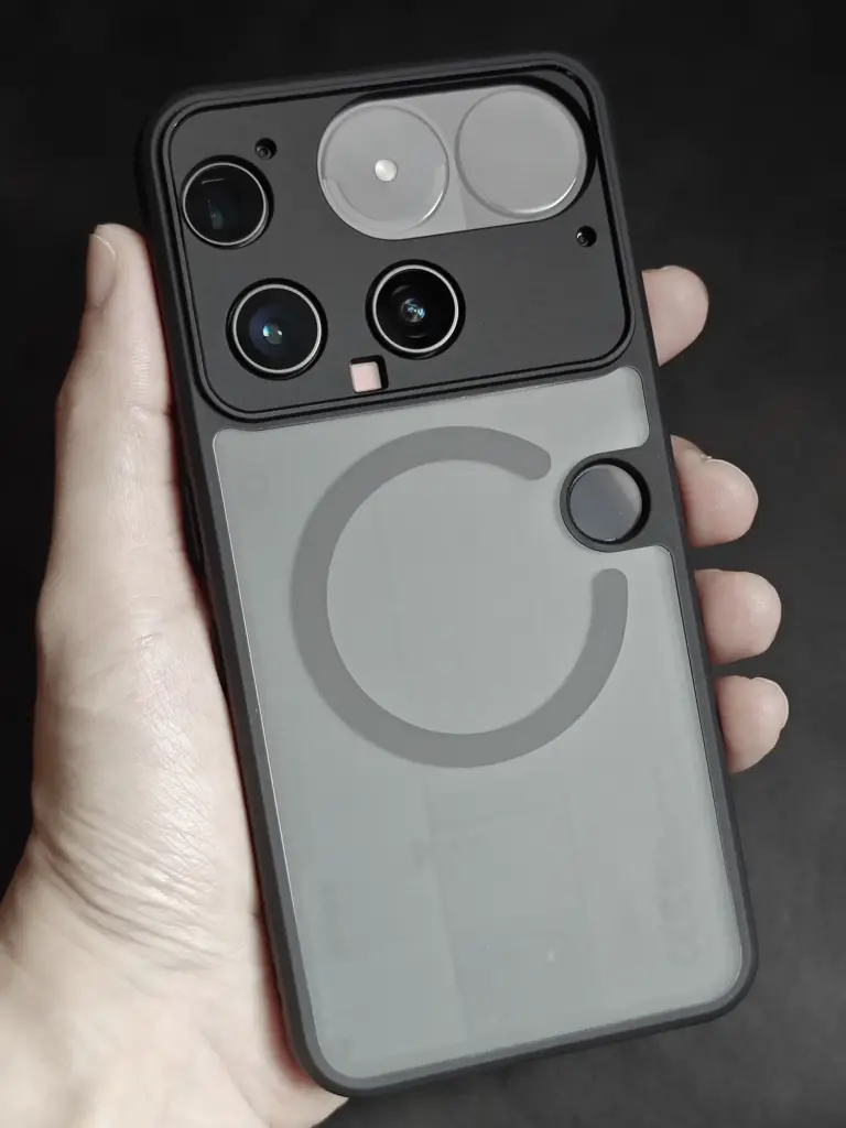 Phone（3）を手で持った画像