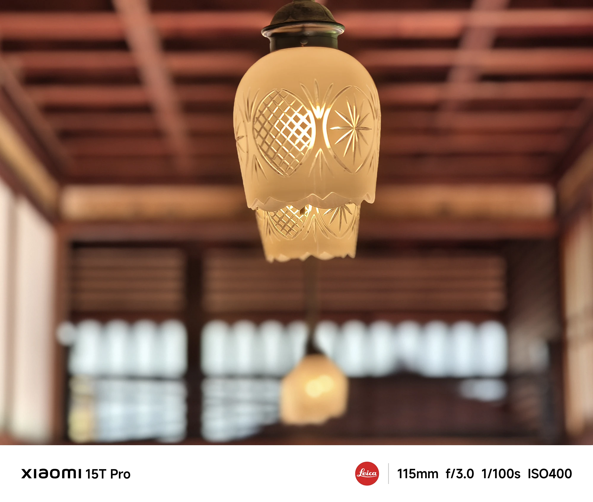 Xiaomi 15T Proで撮影したレトロなカットガラス照明のクローズアップ（115mm望遠作例）