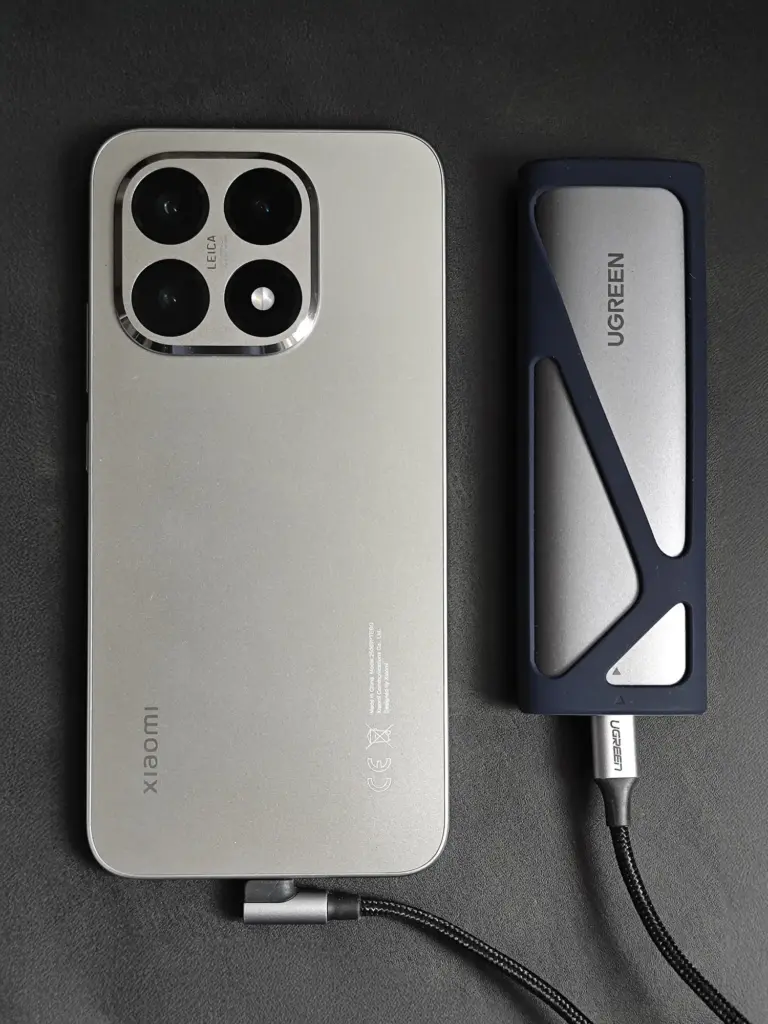 ポータブルストレージとXiaomi 15Tを接続した画像