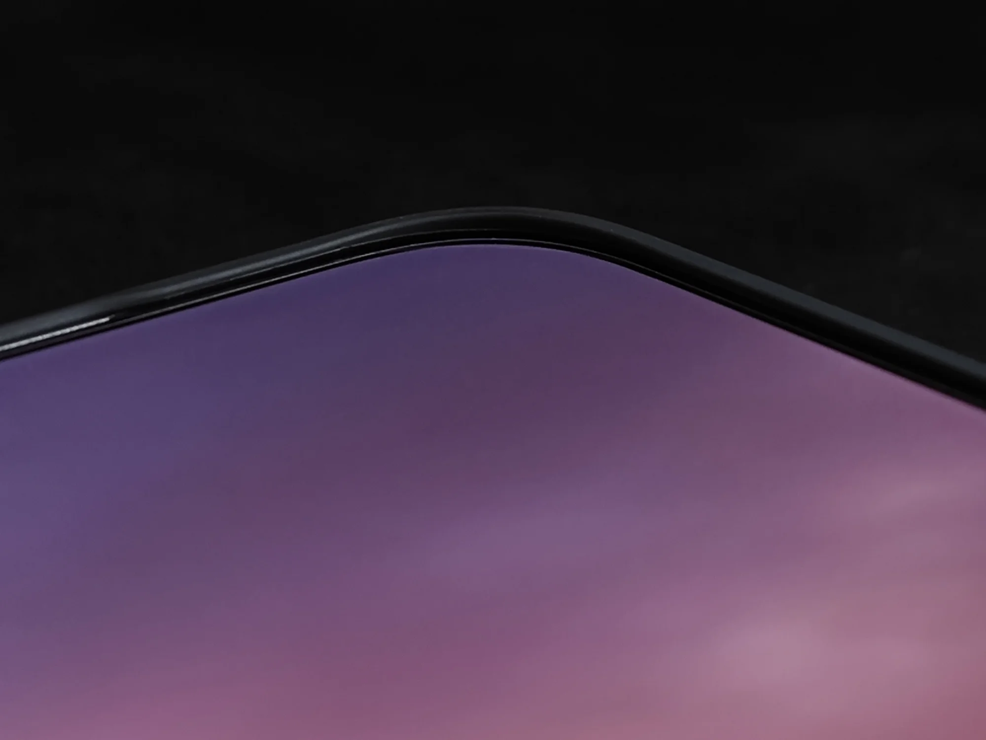 Xiaomi 15Tに付属ケースを装着してディスプレイ部分を撮影