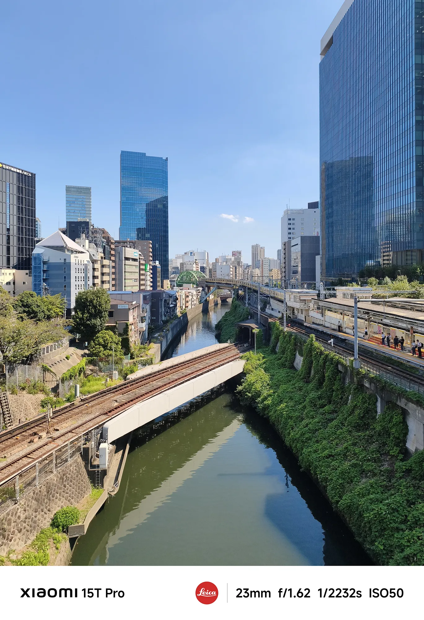 Xiaomi 15T Proで撮影した御茶ノ水駅周辺の神田川と鉄道（23mm 標準広角作例）