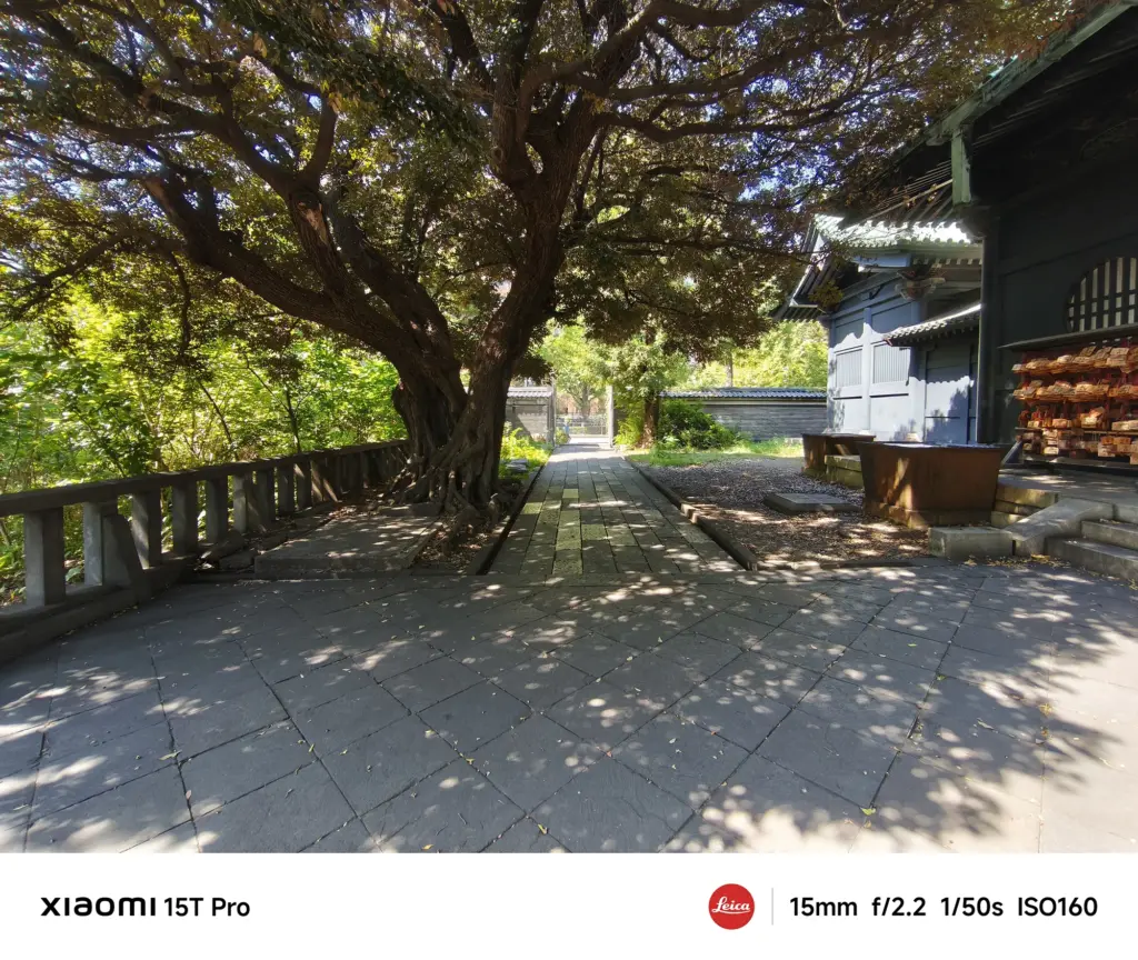 Xiaomi 15T Proで撮影した湯島聖堂の広角作例（Leica 15mm f/2.2）