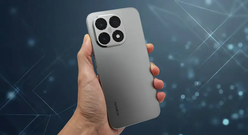 手に持ったシルバーのXiaomi 15T本体