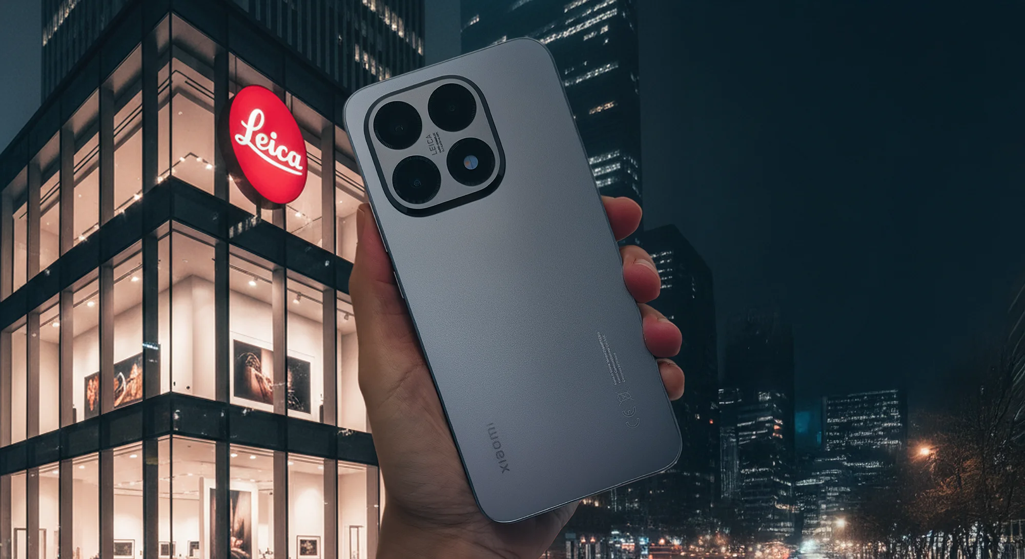 夜のLeicaギャラリーの前で手に持ったXiaomi 15T