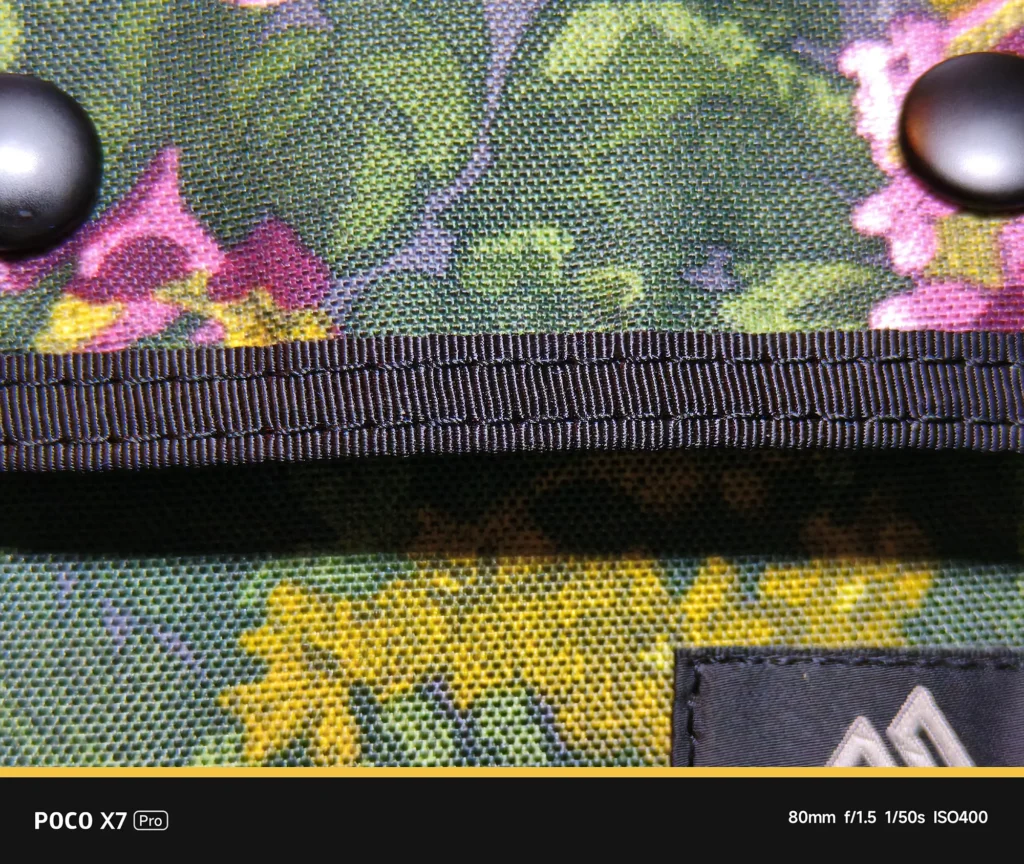 NEEWER LS-71装着時のPOCO X7 Pro作例。表示80mm・実効焦点距離 約132mm相当。光学ズームによる美しい背景ボケと圧縮効果。