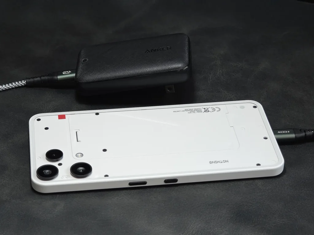 Nothing Phone 3a Lite と Anker 製急速充電器。PD充電の安定性と発熱をチェック。