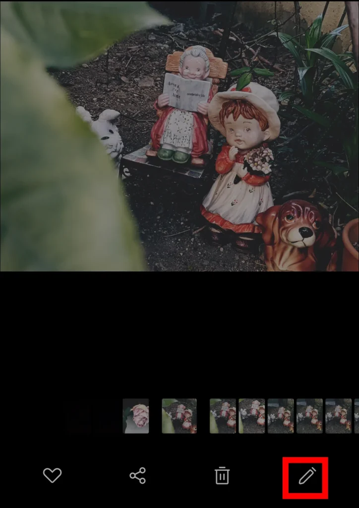 Nothing Phone (3a) Liteのギャラリー画面。写真編集を開くペン(編集)アイコンの位置を示すスクリーンショット