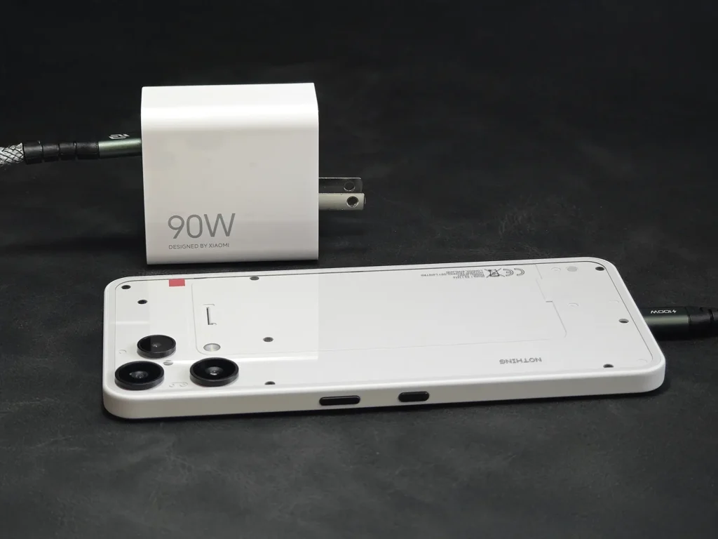 Nothing Phone 3a Lite を Xiaomi 90W 急速充電器で充電。高出力アダプタ使用時の挙動。