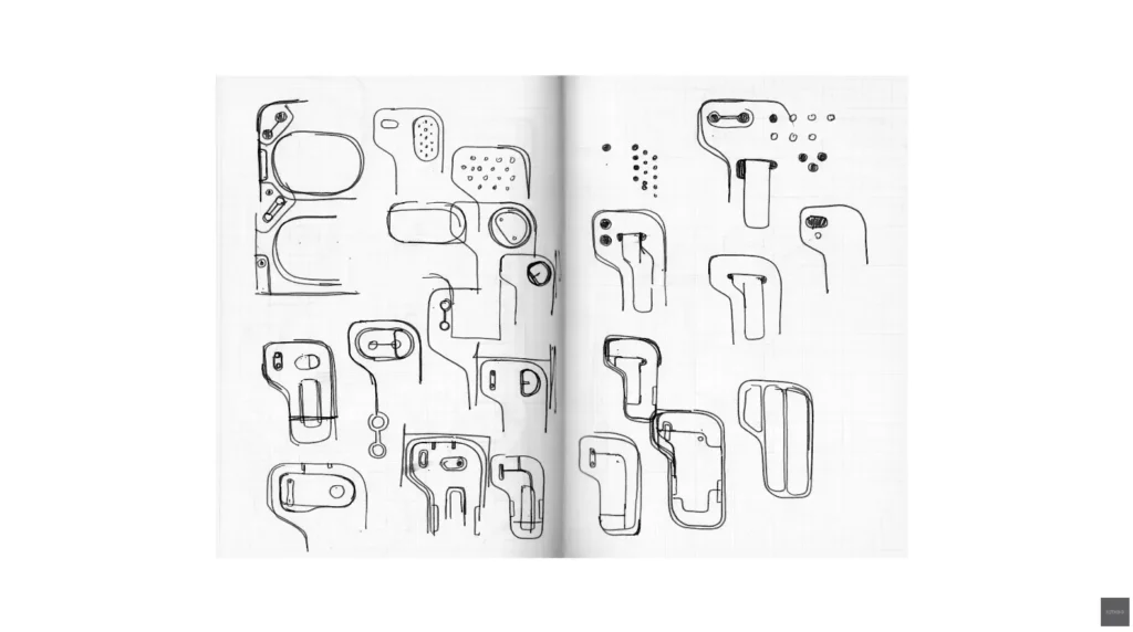 NothingのデザイナーによるPhone (4a) のカメラ配置やGlyph形状を検討した多数のスケッチ。試行錯誤の過程が伺える。