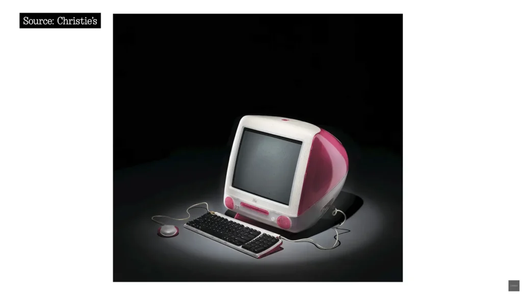 1999年に発売されたアップルのピンクのiMac(ストロベリー)。ルーシー・バーリー氏がカラーの着想源として挙げたテック製品。