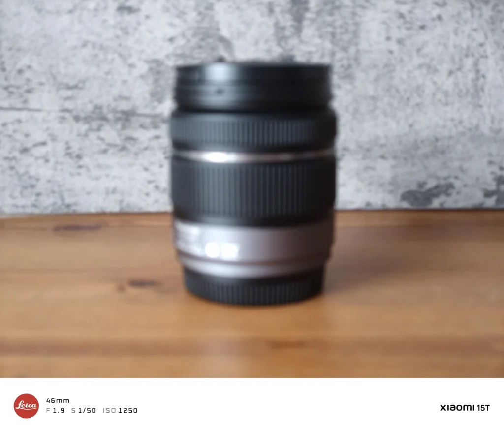 近距離でピントが合わずボケた交換レンズの写真（Xiaomi 15T／接写フォーカス失敗例）