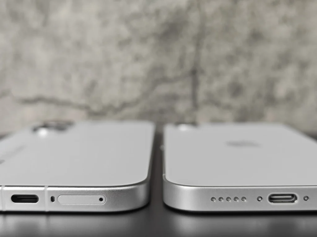 POCO X8 Pro と iPhone 16e 底面比較 USB-Cポートとスピーカー配置の違い