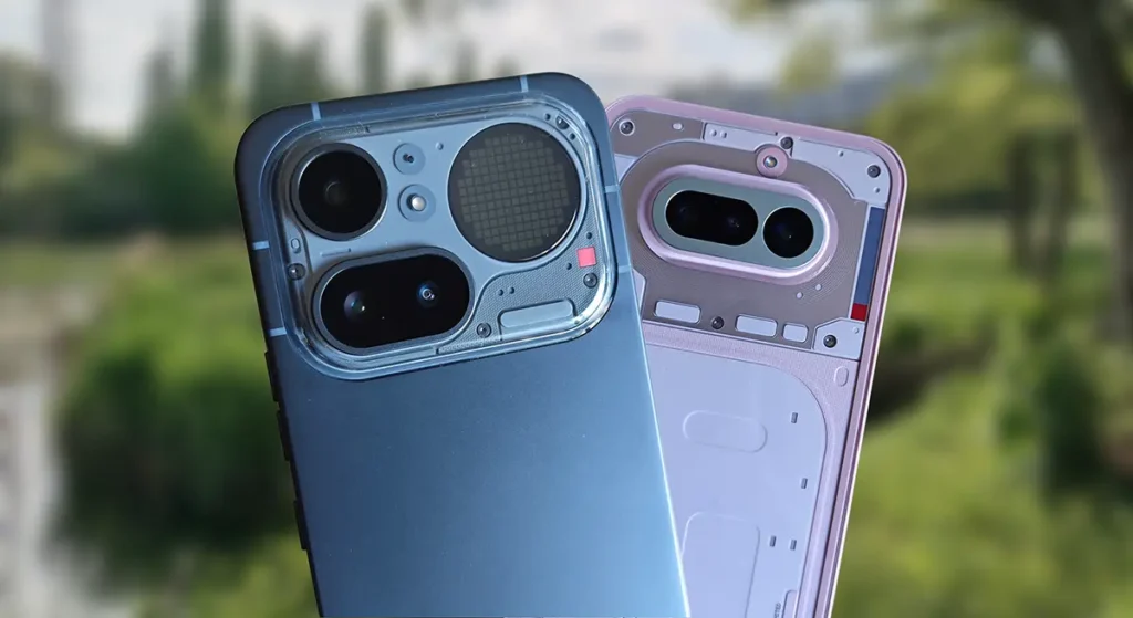 Nothing Phone 4a ProとNothing Phone 4aの背面デザインとカメラ部分を屋外で比較